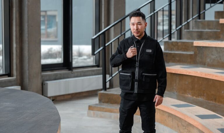 Security guard in Ontario with background checks for security guards