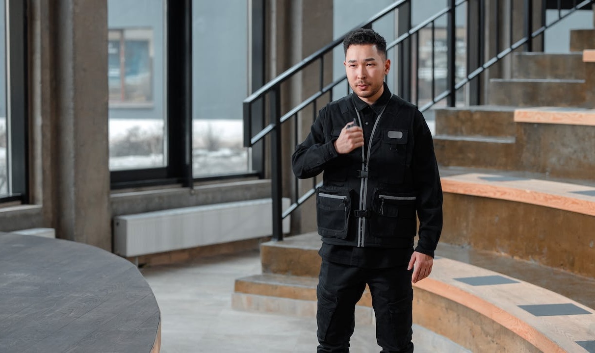 Security guard in Ontario with background checks for security guards